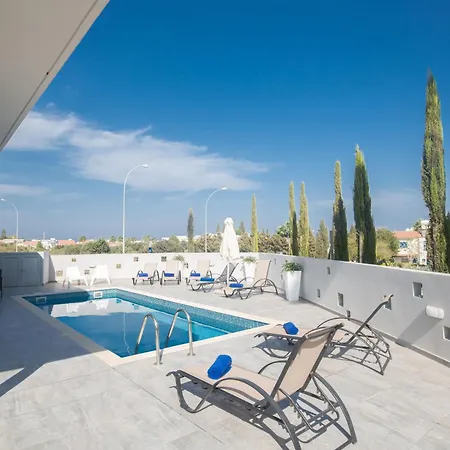 Schoenes Fuer 10 Personen * Protaras